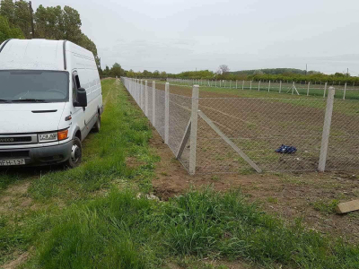 Horváth Istvánné betonoszlopok, drótfonatok országosan